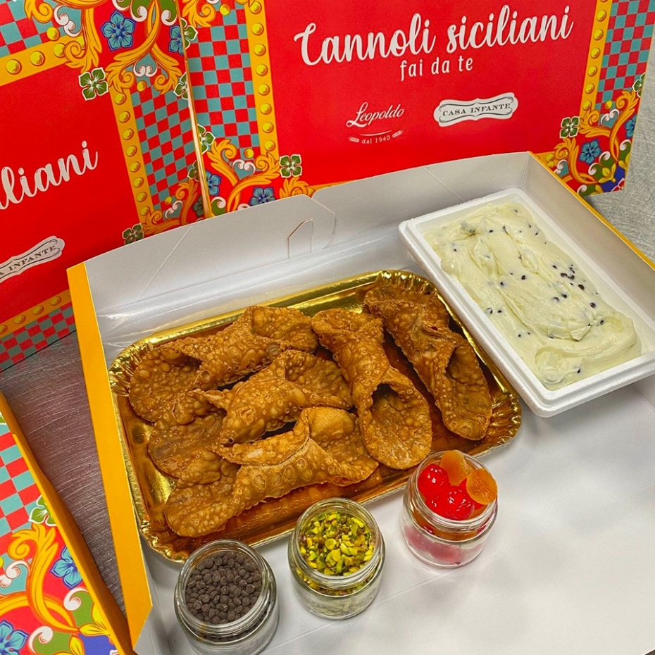 Il nuovo “gioco di società”: il Kit del Cannolo Fai Da Te, o meglio il Kit della felicità!😬😍