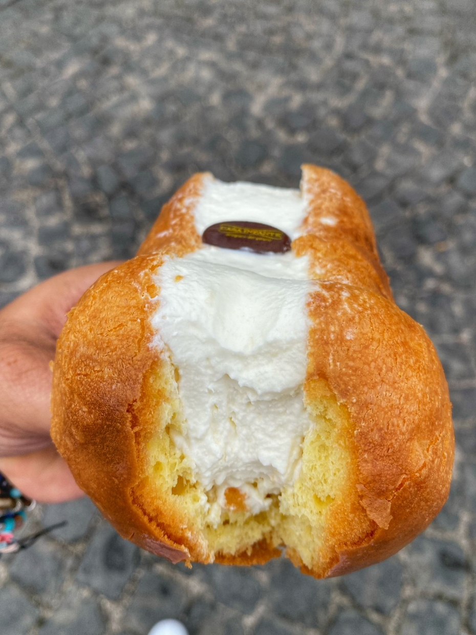 Bà-ritozzo: Soffice Babà farcito con la nostra Panna golosa!😍😋