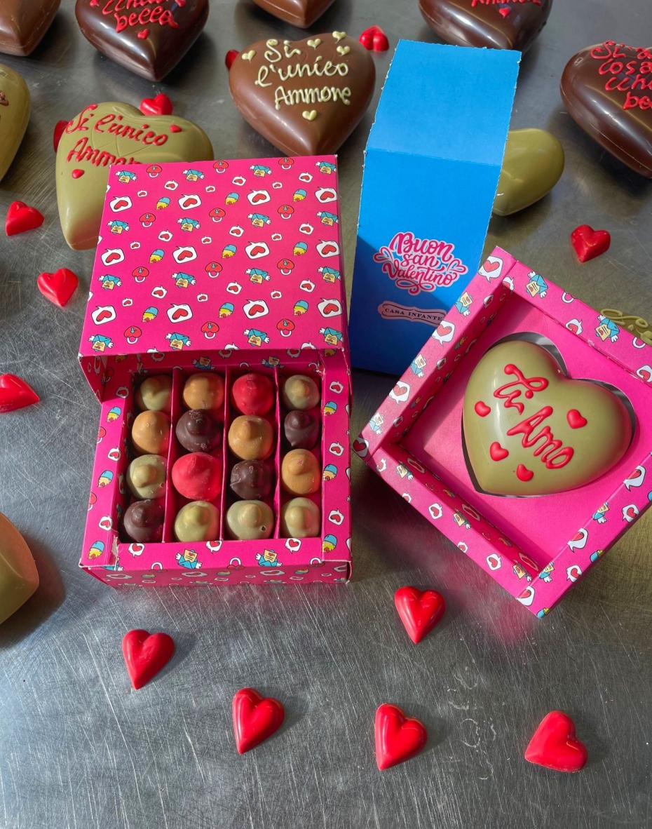 Per noi l’amore vero non conosce confini, non conosce distanze; Special Box Cuore e Bacio💋❤️